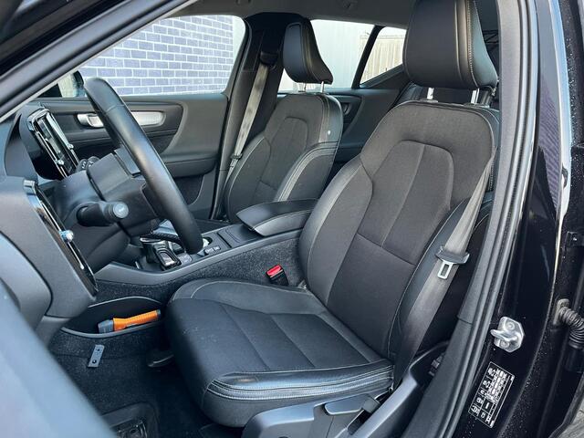 Volvo XC40 1.5 T3 Momentum Pro | All Season Banden | Cruise Control | Elektrische achterklep | Trekhaak | On Call | Dealer Onderhouden |