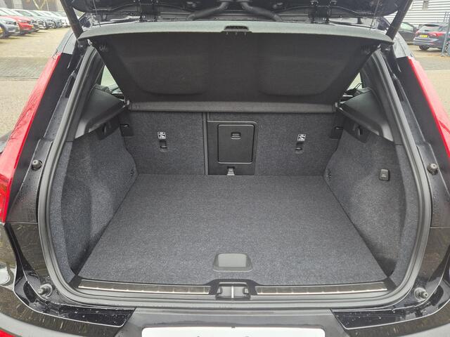 Volvo XC40 1.5 T4 Plug-in hybrid Plus Bright MY2023-Camera/HarmanKardon/Carplay etc.