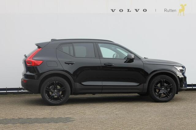 Volvo XC40 B4 211PK Automaat Plus Dark "Black uitgevoerd" / Google infotainment / Harman Kardon audio / Getinte ramen van de B-Stijl / Stoel en stuurwielverwarming
