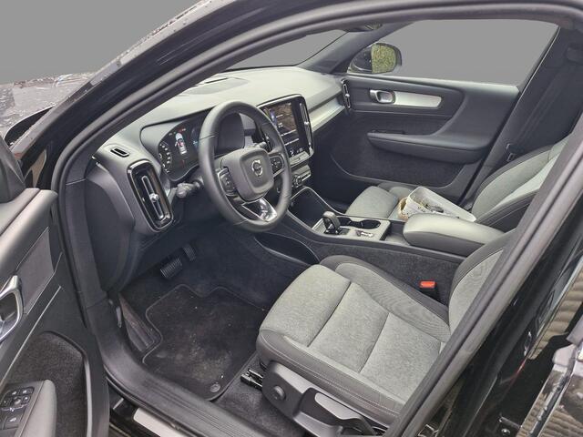Volvo XC40 Plug-in Hybrid T4 Inscription Expression | Stoel- en stuurverwarming | Achteruitrijcamera | Parkeersensoren voor + achter | Getint glas | Navigatie | Apple Carplay / Android Auto | LED koplampen |