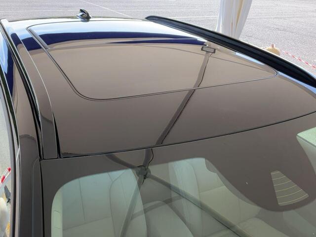 Volvo XC40 1.5 T4 Plug-in hybrid Ultimate Dark | Leder | extra getint glas | Keyless entry/start | schuif/kantel panoramadak | Stoel/stuur verwarming | Elektrisch bedienbare achterklep |