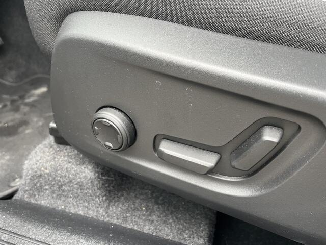 Volvo XC40 B4 Plus Dark