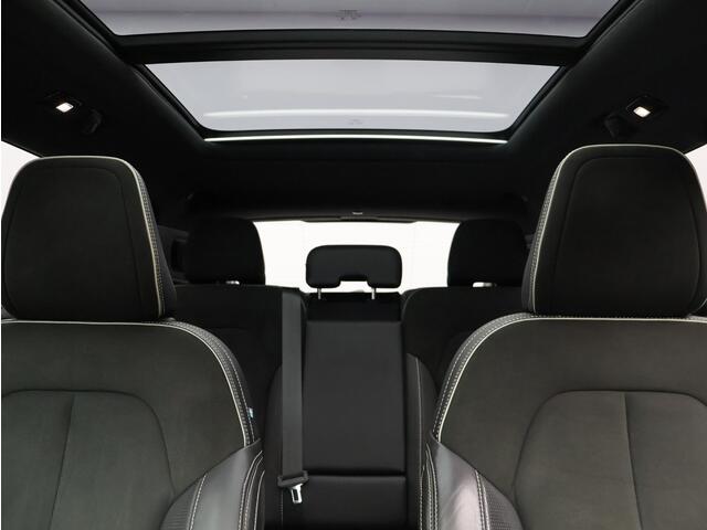 Volvo XC40 Recharge P8 AWD R-Design / Pan. dak / Stoel+stuurwielverwarming / Privacy glass / 20"