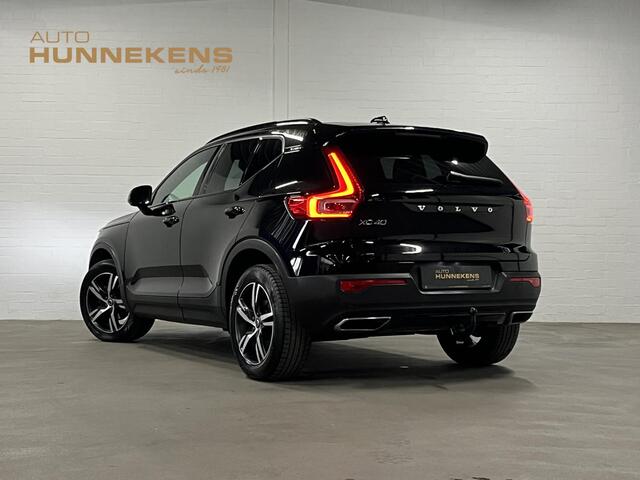 Volvo XC40 1.5 T3 R-Design Trekhaak | Cruise control | Achteruitrij camera | Stoelverwarming | Carplay