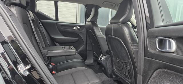 Volvo XC40 1.5 T3 Momentum, Navi, Cruise, PDC, Clima, Bluetooth enz. Voor een particulier aangeboden als eerste eigenaar, goed onderhouden en pas geleden koppeling en dubbelmassa vliegwiel vervangen.