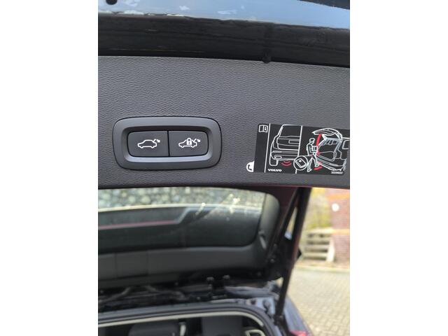 Volvo XC40 1.5 T4 Recharge Inscription Expression Trekhaak, stoel en stuur verwarming, camera, electr A klep, carplay, 1e eigenaar