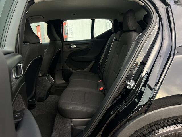 Volvo XC40 1.5 T2 Momentum Core NL AUTO | DEALER ONDERH | WEGKLAPBARE TREKHAAK | CAMERA | CARPLAY |