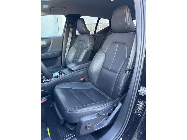 Volvo XC40 2.0 T4 Inscription | Trekhaak | 360 Camera | Leer | Stoelverwarming | Getint Glas | 19" | Dodehoek Detectie | Keyless |