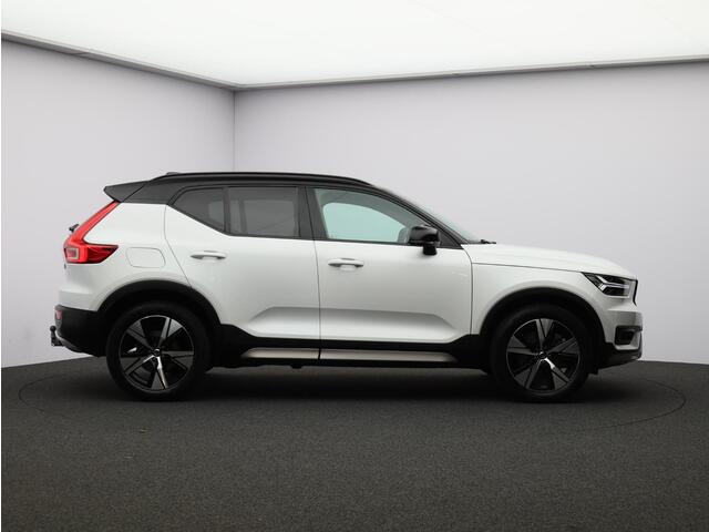 Volvo XC40 T5 Recharge R-Design / Trekhaak / Pano. Dak / Stoel- + stuurwielverwarming / 360 camera / Harman Kardon Audio / Elek. verstelbare stoelen / Pilot Assist