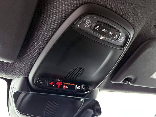 Volvo XC40 1.5 T5 Inscription Expression | Navigatie | Parkeersensoren Voor