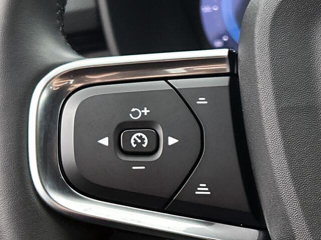 Volvo XC40 B4 Dark | Trekhaak | Pilot Assist | BLIS | H&K | Memory Seats |