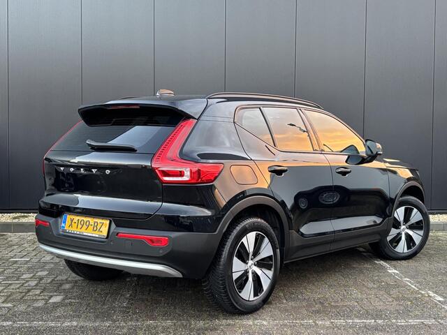 Volvo XC40 2.0 B3 Essential / elek. trekhaak / Stoel- en stuurverwarming / cruise control / all season / carplay /