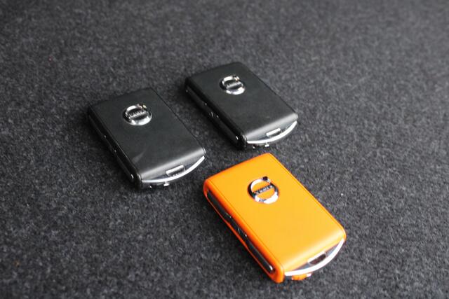 Volvo XC40 Recharge P8 AWD R-Design | Adapt. Cruise | Trekhaak | Camera | Keyless | PDC V+A | 20" LMV |