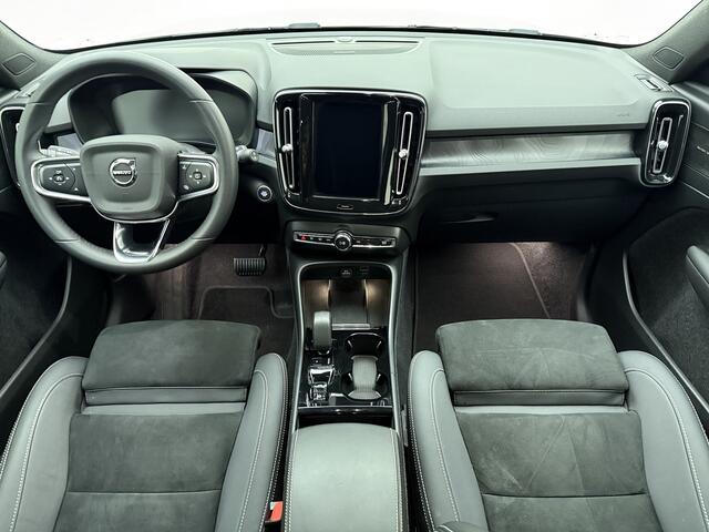 Volvo XC40 T5 262pk Plus Dark / Nubuck / Elektr. verstelbare stoelen / Stoel/- en stuurverwarming / Trekhaak /