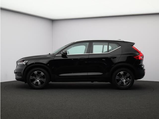 Volvo XC40 T2 Inscription / Pano. dak / 360 camera / Stoel- + stuurwielverwarming / Achterbankverwarming / Harman Kardon Audio / BLIS / Leder /
