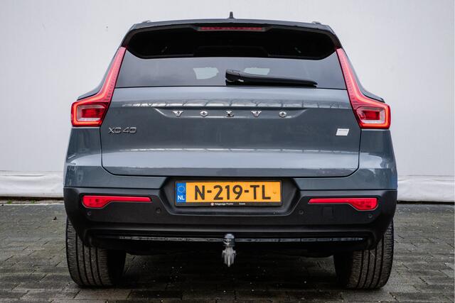 Volvo XC40 Recharge Plus Trekhaak/ Stoel-stuurverwarming/ Blis/ Camera/ Navigatie/ Carplay/ Contourstoelen