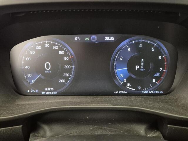 Volvo XC40 1.5 T2 Momentum Core | Cruise Control | Navigatie | Apple CarPlay & Android Auto | Parkeersensoren Achter | DAB Radio |