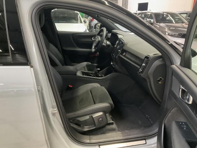 Volvo XC40 Single Motor Extended Range Plus 82 kWh | Adaptieve cruise control | Stoel- en stuurverwarming | Nubuck Interieur | Warmtepomp | 20 inch velgen | Camera |