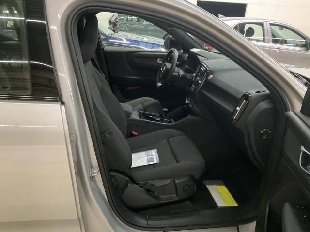 Volvo XC40 Single Motor Extended Range Plus 82 kWh | Verwarmbare voorstoelen | Verwarmbaar stuurwiel | Warmtepomp | Adaptieve cruisecontrol | BLIS |