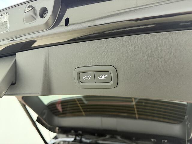 Volvo XC40 Extended Range Plus / Nubuck / Trekhaak / All-Season banden / Getint Glas