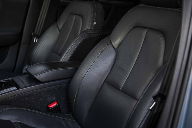 Volvo XC40 Recharge P8 AWD R-Design | Trekhaak | Harman Kardon Audio | Stoel-/Stuurverwarming | Panoramadak | 360° camera | Leder | BLIS |