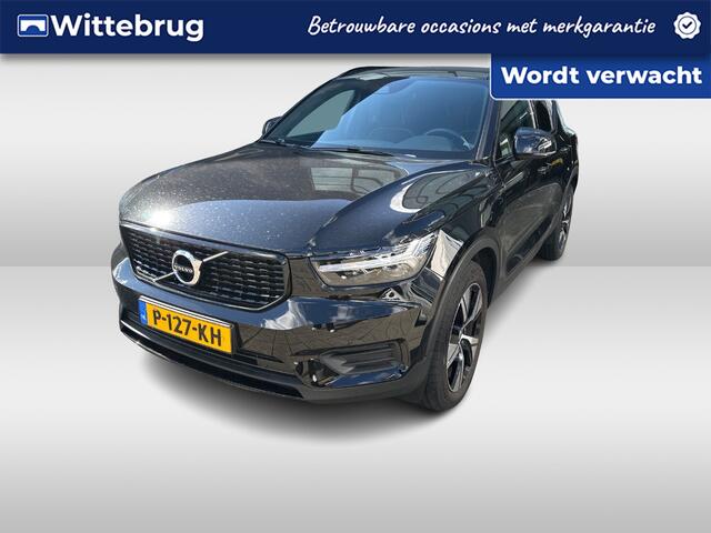 Volvo XC40 1.5 T5 Recharge R-Design / Pano / Navigatie / Camera / Parkeersensoren V+A / Zwenkbare trekhaak /