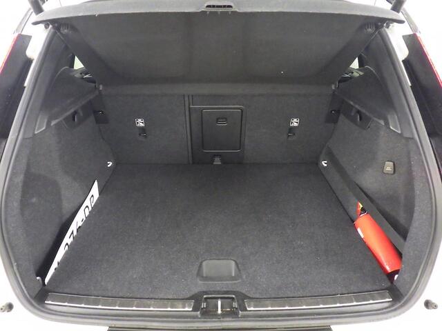 Volvo XC40 1.5 T2 R-Design PANO | TREKH. | H-LEER | PILOT + ACC | BLIS + CTA