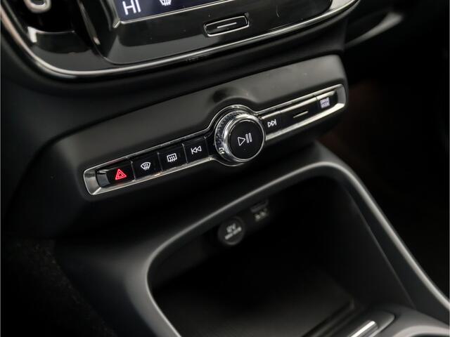 Volvo XC40 1.5 T5 Recharge Inscription 262Pk Automaat (PANORAMADAK, APPLE CARPLAY, LEDER, STUUR/STOELVERWARMING, TREKHAAK, CAMERA, KEYLESS, GETINT GLAS, ADAPTIVE CRUISE, ELEK ACHTERKLEP, NIEUWSTAAT)