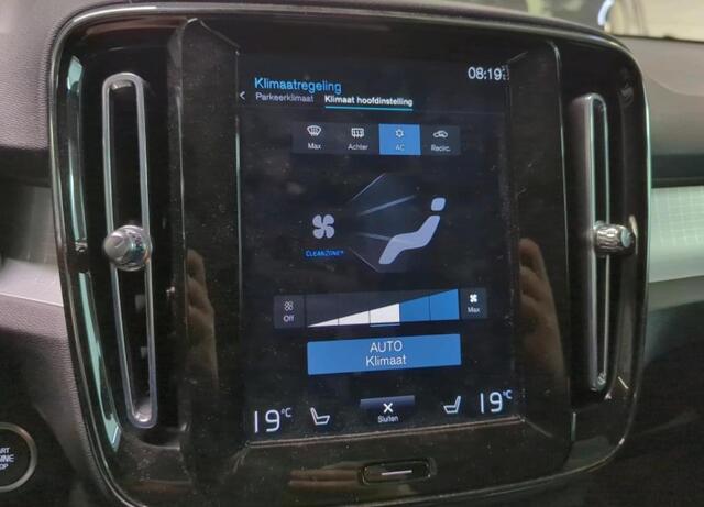 Volvo XC40 1.5 T5 Recharge 262 pk Business Pro Panodak Trekhaak ACC Pilot Assist Camera PDC v+a Adaptieve Cruise Stoelverwaring Stuurverwarming 19 Inch Velgen Carplay Android Plug in Hybride NL Auto 1e Eigenaar