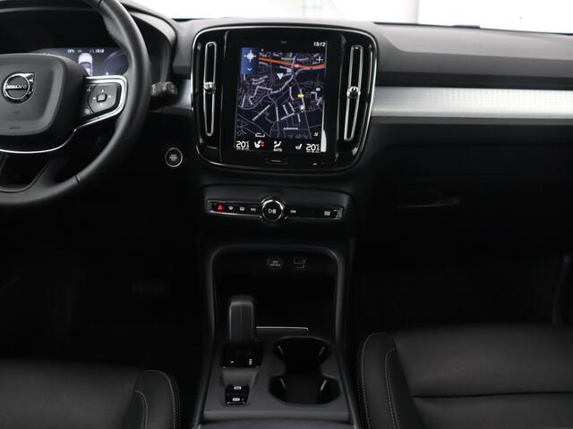Volvo XC40 1.5 T4 Recharge Inscription | Leder | Stoel & stuurverwarming | Camera | Carplay | Navigatie | 18'' | Cruise control | Full LED | PHEV | Plug In