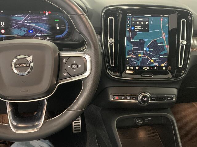 Volvo XC40 Recharge P8 AWD R-Design | SOH 92 %| PANORAMADAK | ELEKTRISCH WEGKLAPBARE TREKHAAK | NAVIGATIE