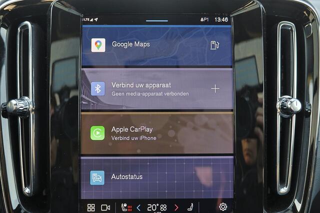 Volvo XC40 B3 Ultimate Dark - Panorama/schuifdak - IntelliSafe Assist & Surround - 360º Camera - Harman/Kardon audio - Verwarmde voorstoelen & stuur - Parkeersensoren voor & achter - Elektr. bedienb. voorstoelen met geheugen links - Draadloze tel. lader - Extra geti