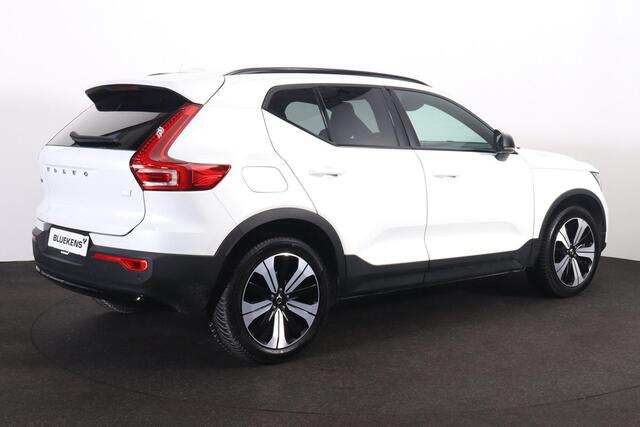 Volvo XC40 T5 Recharge Plus Dark - Panorama/schuifdak - IntelliSafe Assist - Harman/Kardon audio - Parkeercamera achter - Parkeersensoren voor & achter - Elektr. bedienb. voorstoelen met geheugen links - Draadloze tel. lader - Extra getint glas - 19' LMV