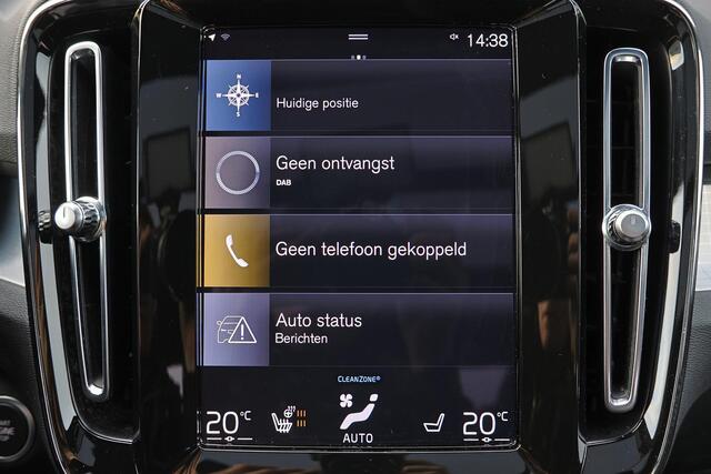 Volvo XC40 T5 Recharge Plus Dark - Panorama/schuifdak - IntelliSafe Assist - Harman/Kardon audio - Parkeercamera achter - Parkeersensoren voor & achter - Elektr. bedienb. voorstoelen met geheugen links - Draadloze tel. lader - Extra getint glas - 19' LMV