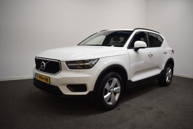 Volvo XC40 T3 157pk/ Trekhaak 1600kg/ Apple CarPlay/ Cruise/ Parkeerverw./ Stuur & Stoel verw./ Achterbank verw