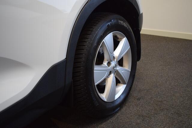 Volvo XC40 T3 157pk/ Trekhaak 1600kg/ Apple CarPlay/ Cruise/ Parkeerverw./ Stuur & Stoel verw./ Achterbank verw