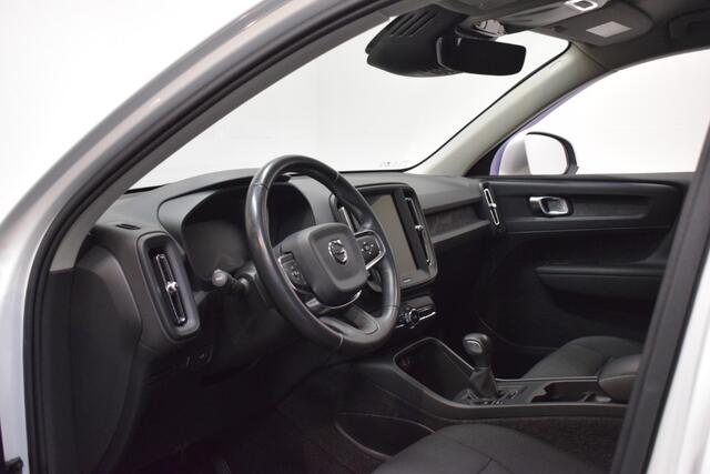 Volvo XC40 T3 157pk/ Trekhaak 1600kg/ Apple CarPlay/ Cruise/ Parkeerverw./ Stuur & Stoel verw./ Achterbank verw