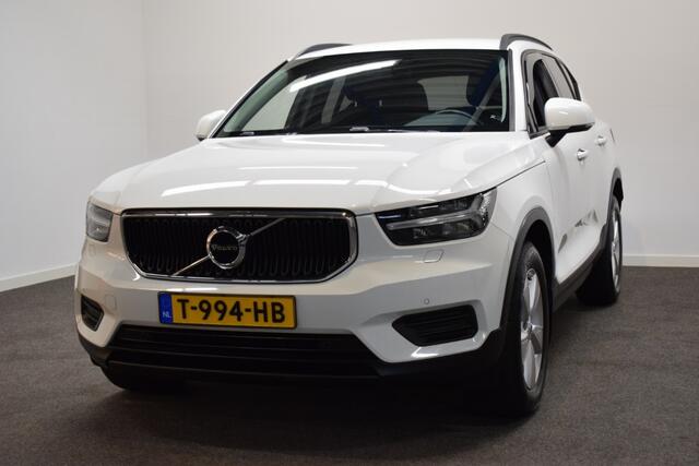 Volvo XC40 T3 157pk/ Trekhaak 1600kg/ Apple CarPlay/ Cruise/ Parkeerverw./ Stuur & Stoel verw./ Achterbank verw