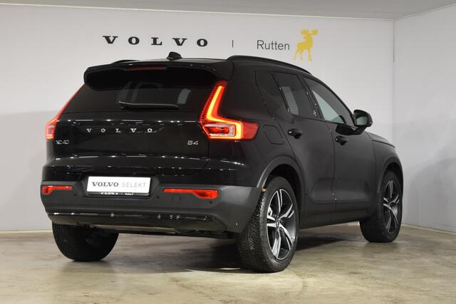 Volvo XC40 B4 211PK Automaat Plus Dark / Extra getint glas / Microtech/Nubuck / Camera achter