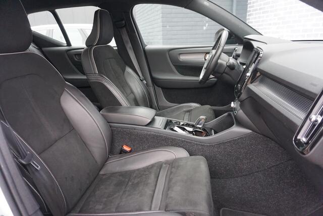 Volvo XC40 2.0 T4 R-Design | Trekhaak | Panorama dak | Adaptieve cruise control | Parkeercamera | Stoelverwarming |
