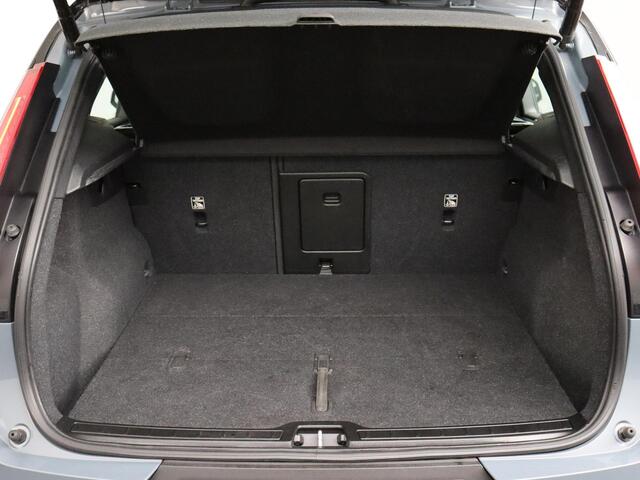 Volvo XC40 Recharge Pro Two Tone | SoH 93,7% | Panoramadak | Pilot Assist | 360° Camera!