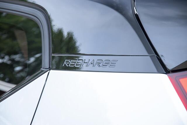 Volvo XC40 1.5 T5 RECHARGE R-DESIGN / TREKHAAK / LAGE KMST