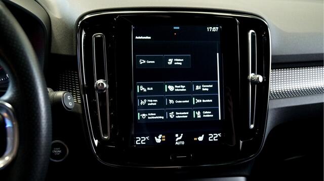 Volvo XC40 Volvo XC40 1.5 T5 Recharge 193kW/262pk DKG7 R-Design BI-TONE + PILOT ASSIST + KEYLESS ENTRY&GO + FULL LED HIGH BEAM + ADAPT.CRUISE + BLIS + LEER/ALCANTARA + STOEL-STUURVERWARMING + LANE ASSIST + CAMERA + PARKSENSOREN V&A + 19" LM-VELGEN!!