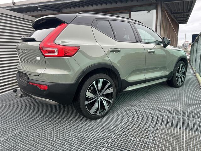 Volvo XC40 Recharge P8 AWD R-Design Panoramadak, Harman-Kardon premium audio, 360gr. Camera, Electr. stoelen, Semi electr. trekhaak, 20 inch lm-velgen, 1e eigenaar.