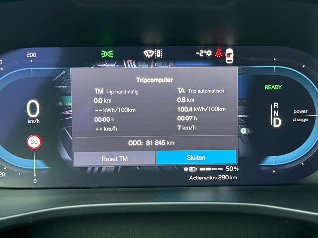 Volvo XC40 Single Motor Extended Range Plus 82 kWh | Apple Carplay & Android Auto | Keyless Entree | Stuur/Stoel verwarming |