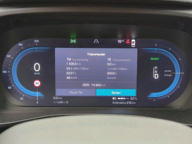 Volvo XC40 Recharge P8 AWD R-Design 1e Eigenaar | Volledig Onderh | BTW | NL-Auto | Trekhaak | Elek Stoel+memory | Elek Klep | Camera | Leder | 1 Kabel | Winterpack | Ad Cruise | Climate | Navi |