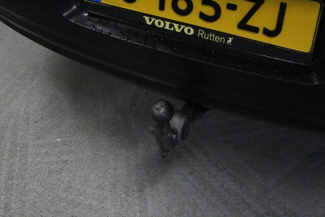 Volvo XC40 1.5 T2 Momentum Core | WEGKL-TRHAAK | CLIMA | PDC-A | DAB | 17'LMV | CARPLAY | E-KLEP | LED |