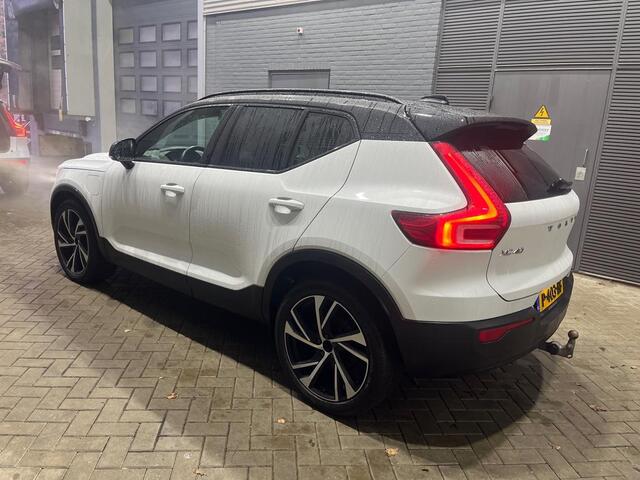 Volvo XC40 T5 Recharge R-Design | Trekhaak | ACC | BLIS | Stoel+Stuurverwarming | harman/kardon