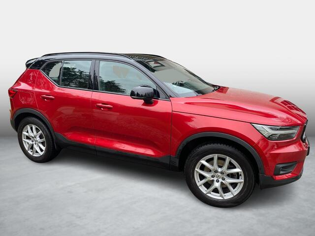 Volvo XC40 2.0 T4 R-Design | Cruise Control | Camera | Trekhaak | Stoelverwarming | Climate | Half Lederen Bekleding | Parkeersensoren Voor + Achter |