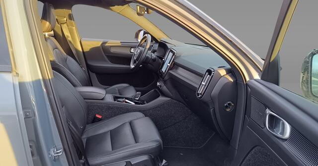 Volvo XC40 Recharge P8 AWD R-Design 3-Fase 1e-Eig. & Keurig-Onderh. BOVAG-Garantie. NL-Auto.